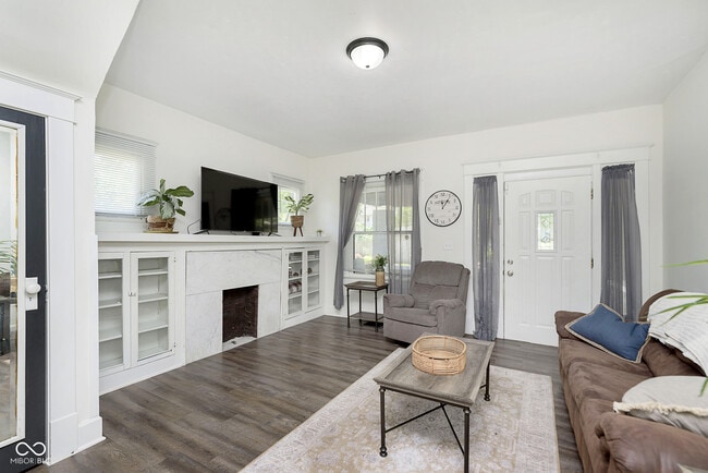 Photo - 1432 Sturm Ave