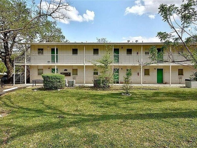 Building Photo - 5320 Balcones Dr Unit A
