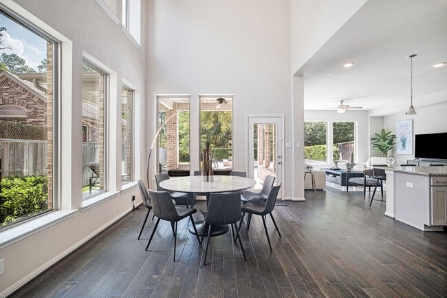 Photo - 206 Liatris Ct