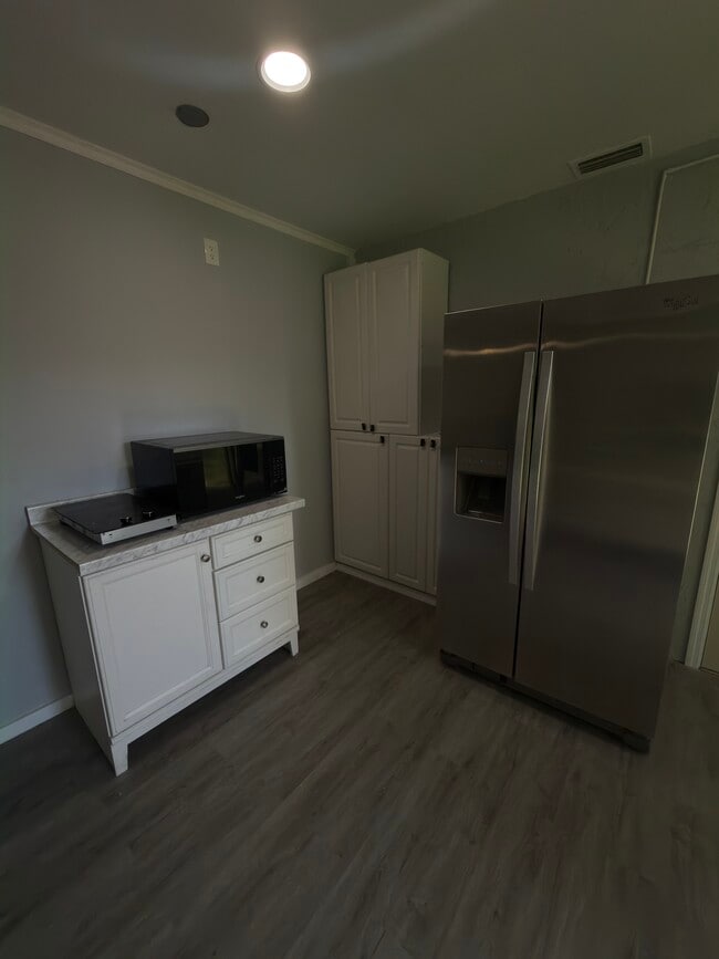 1302 Ariana Woods Cir
