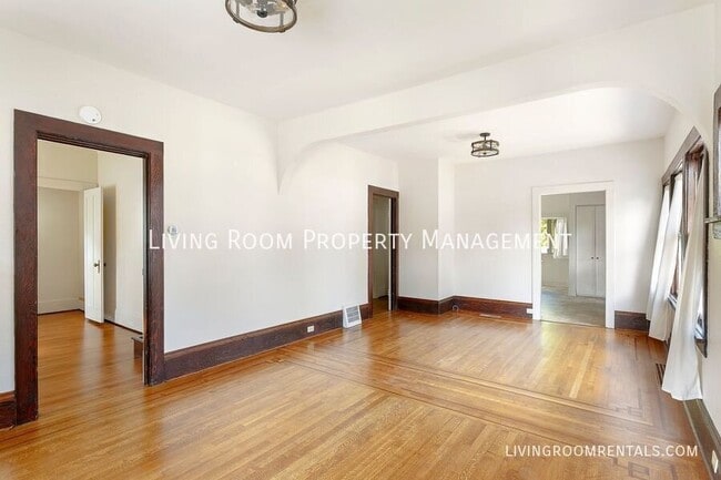 Photo - 6813 N Michigan Ave