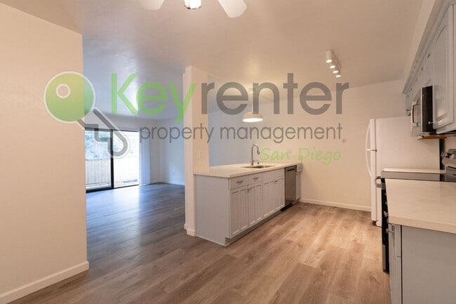 Building Photo - Walking distance to Fashion Vally Mall |2 minute drive to both North and South 163, as well as I-8 Unit 267