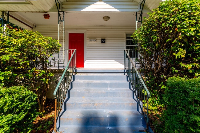 Unit A Front Porch - 1510 Glenwood Ave Unit A