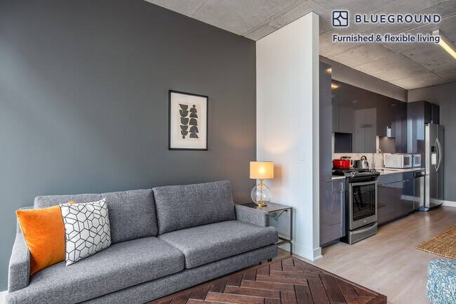 Photo - 311 W Illinois St Unidad SI FL11-ID119