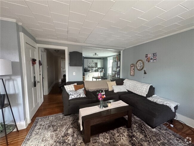 Building Photo - 2 Sumner Park Rental