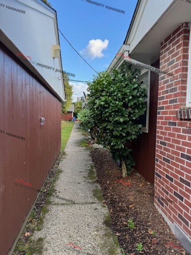 Photo - 1614-1630 SW Snively Ave Unit 1614