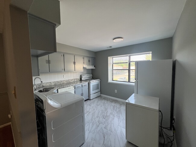 Photo - 908 Silver Ct Unidad 908 Rental