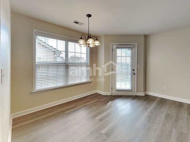 Photo - 428 Bridgewood Ct