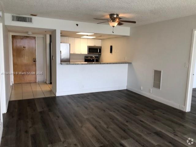 Building Photo - 7601 E Treasure Dr Unit 1201 Rental