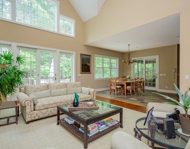 Photo - 7 Passing Rd