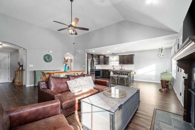 Photo - Country feel in the City.  Sharp 3 bed 2 bath.  Close to Fort Campbell.