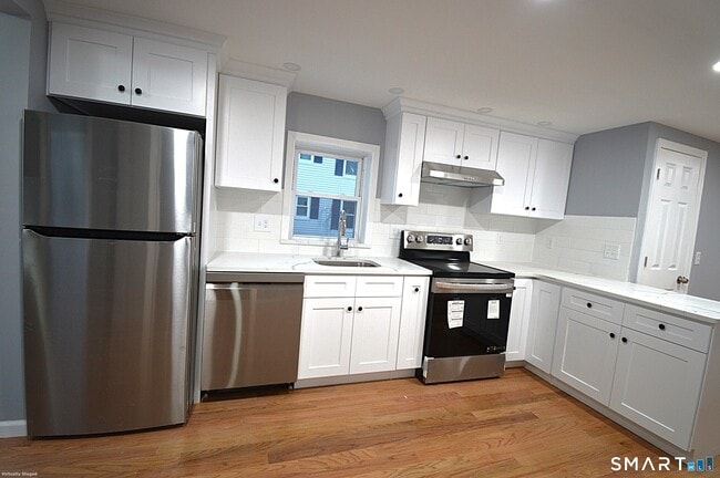 Photo - 17 Railroad Ave