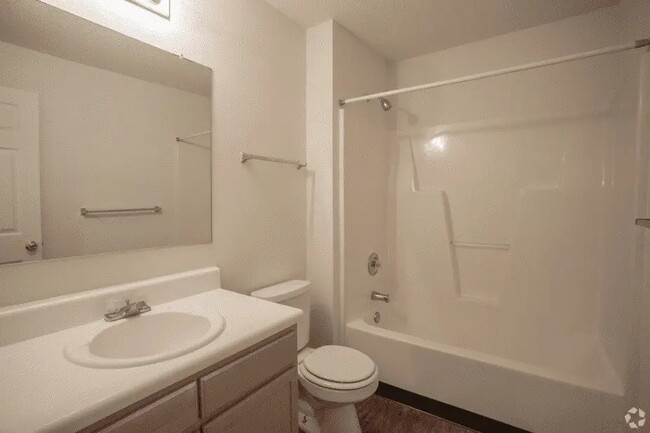 Photo - 100 Marshview Dr