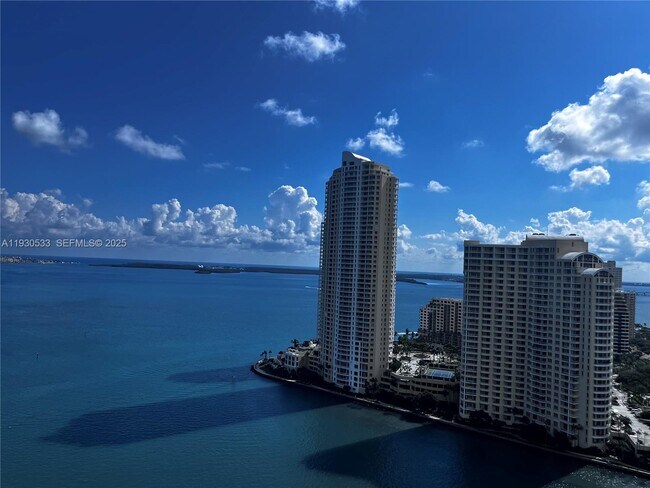 Building Photo - 335 S Biscayne Blvd Unit 2701