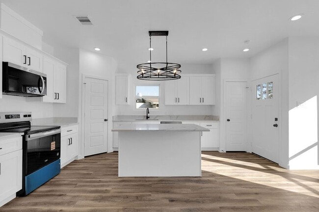 Photo - 104 Runnels St