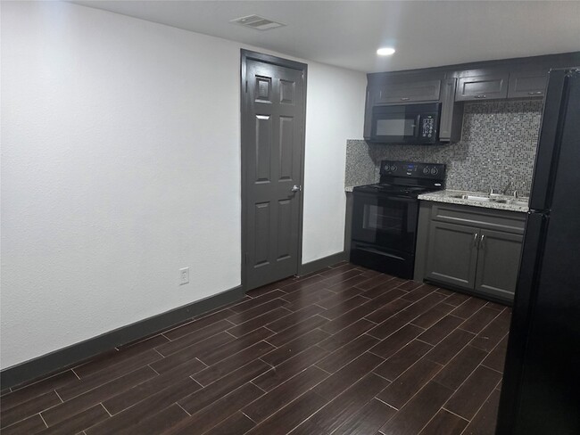 Photo - 1501 Asbury St Unidad B