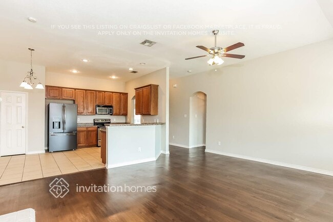 Photo - 904 Peach Ln