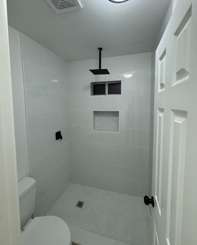 Photo - 1710 Tampa St Unit B