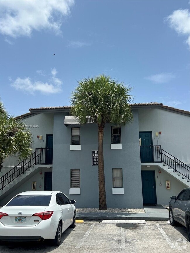 Building Photo - 7180 NW 179th St Unit 109 Rental