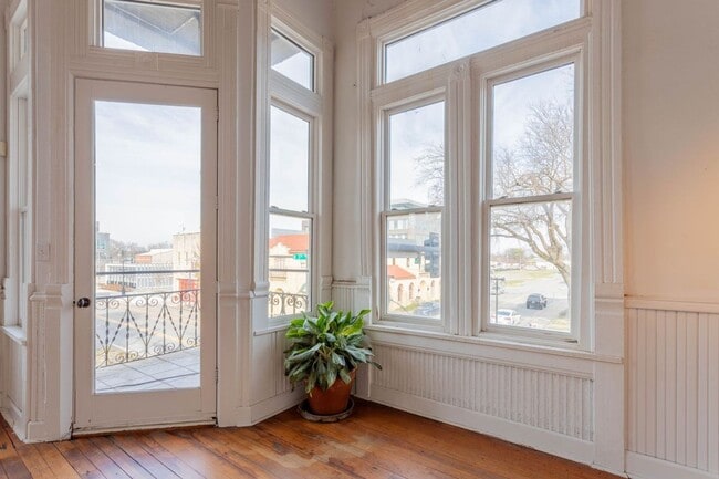 Photo - Cook Building (CB) Unidad 429