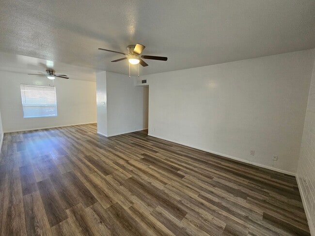 Photo - Town & Country Apartments