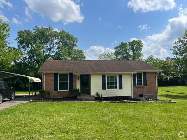 Building Photo - For Lease - 3 Bed, 1 Bath Home in the Hear...