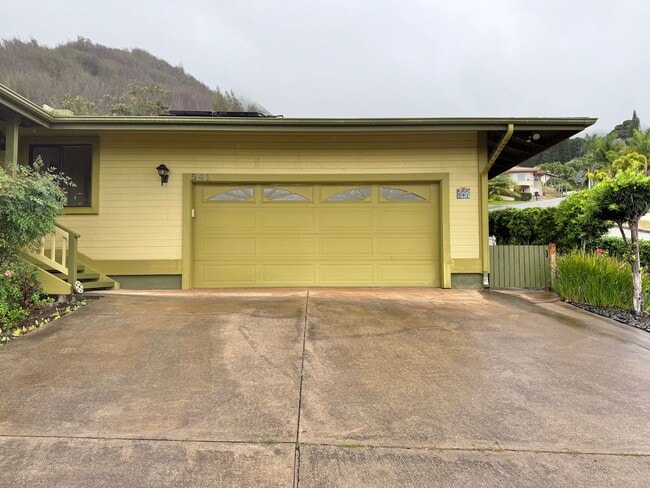 Photo - Beautiful 3 Bedroom / 2.5 Bathroom Home in Wailuku Heights!
