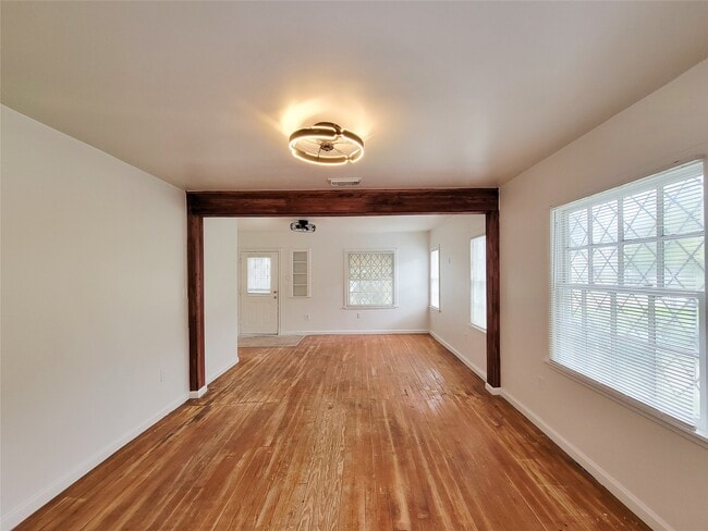 Photo - 2816 Elser St
