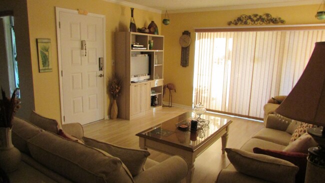 Photo - 2699 Pine Ridge Way E Unidad G