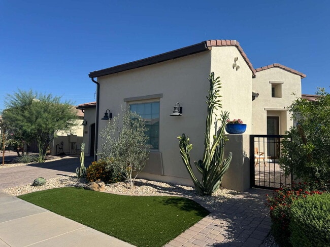 Photo - 120 E Iloca Ln