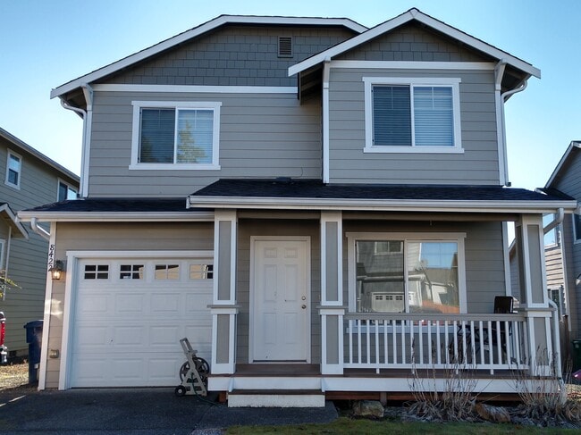 Building Photo - 8422 - RBickford Rental