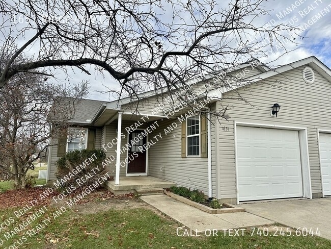 Building Photo - 1651 Ridgeview Ct