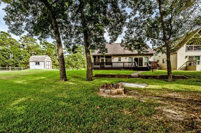 Photo - 14 Wildwood Lake Dr