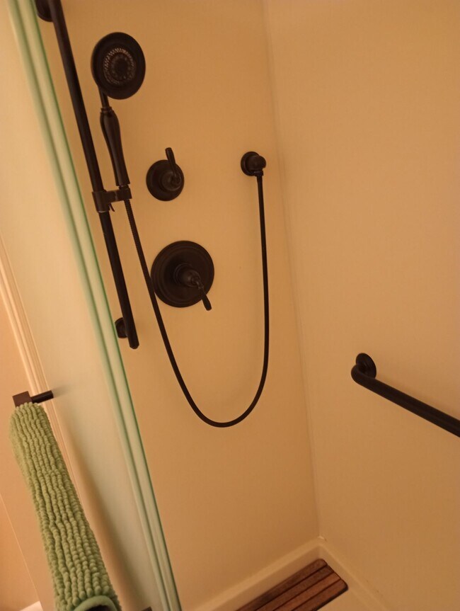 600 Shennecossett Rd Unit L Condo Condo for Rent in Groton, CT