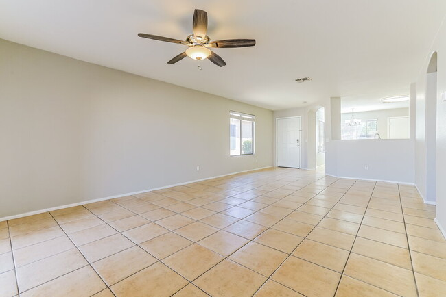 Photo - 1110 E Vernoa St