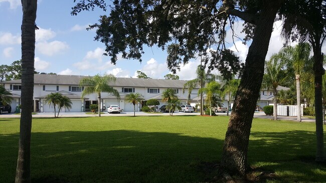 Photo - 1600 Woodland Dr Unidad D206