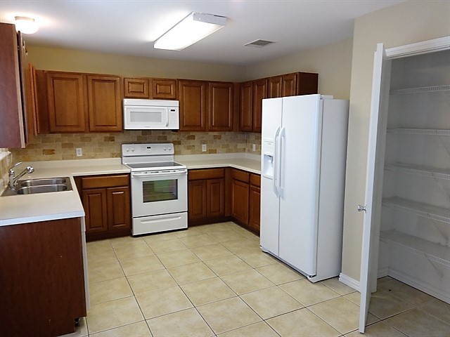 Photo - 317 Phillips St