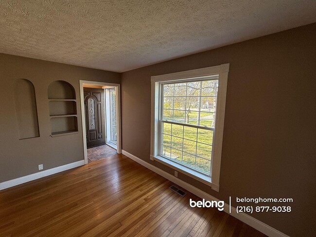 Photo - 30871 Lorain Rd