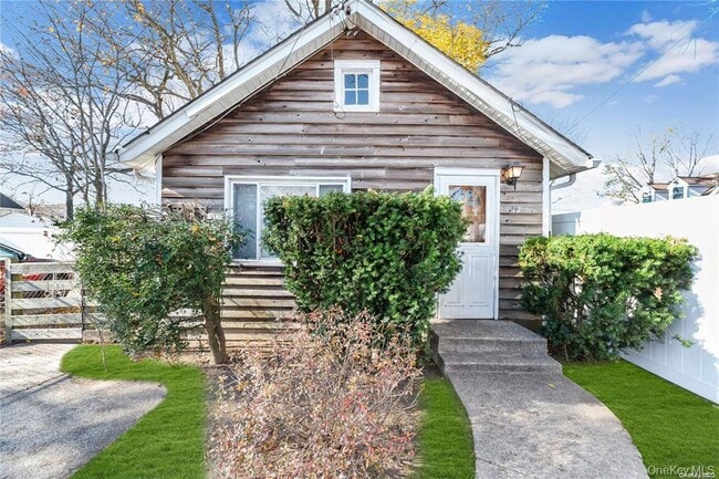 Building Photo - 12 Admiral St