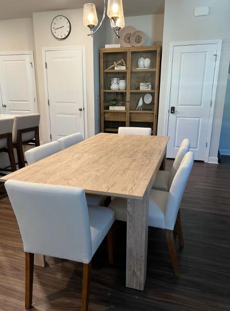 Photo - 301 Lanyard St