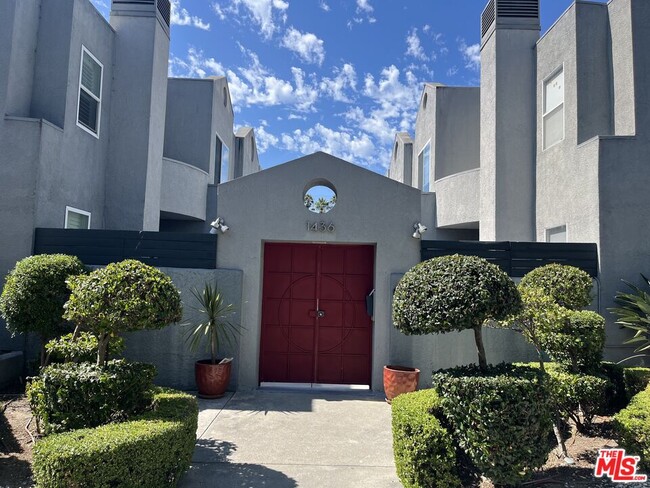 Building Photo - 1436 20th St Rental
