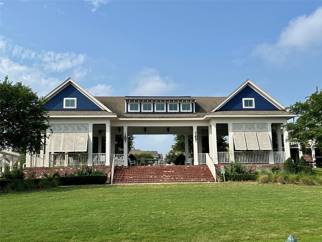 Building Photo - 2013 Woodland Pine Ct