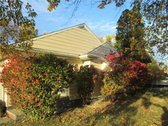 Photo - 285 Marion Dr
