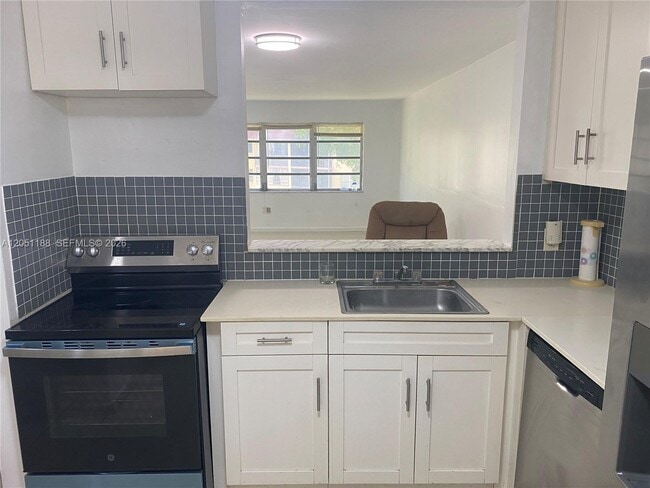1550 NE 191st St Unit 309