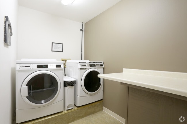 Laundry Room - Meadowood Apartments