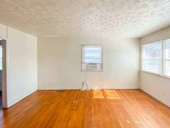 Photo - 559 S 22nd Ave