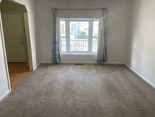 Photo - 2330 Parkland Ave