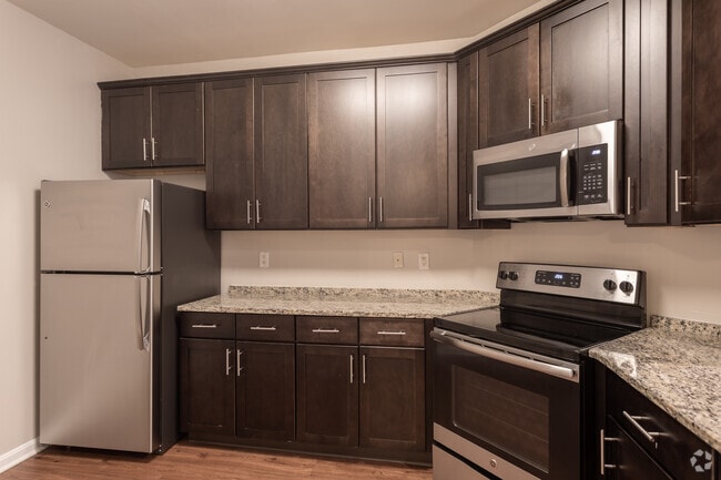 2BR, 2BA - 1271 SF