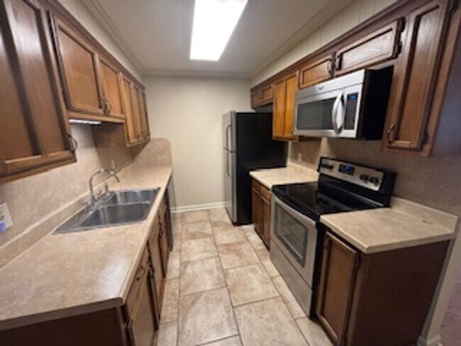 Photo - 6114 Parkforest Dr