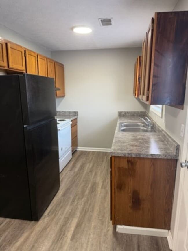 Building Photo - 306 McDougal Ave Unit 2